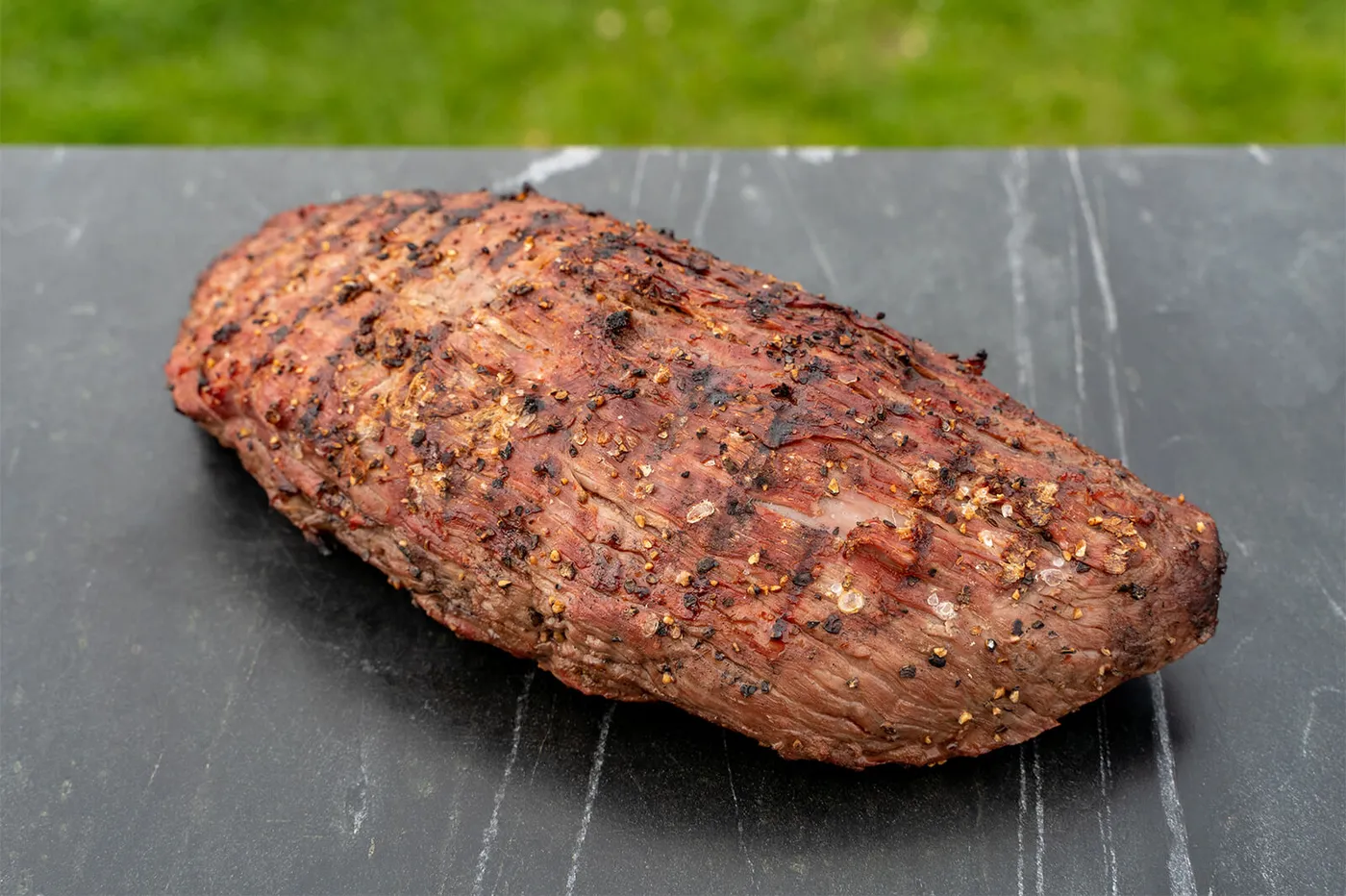 Gegrilde diamanthaas rustend na de bereiding